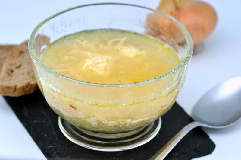 Soupe à l'oignon à la parisienne
