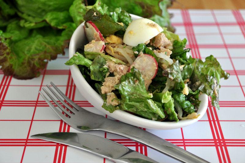 Salade composée: Salade, Thon, Pousses de soja