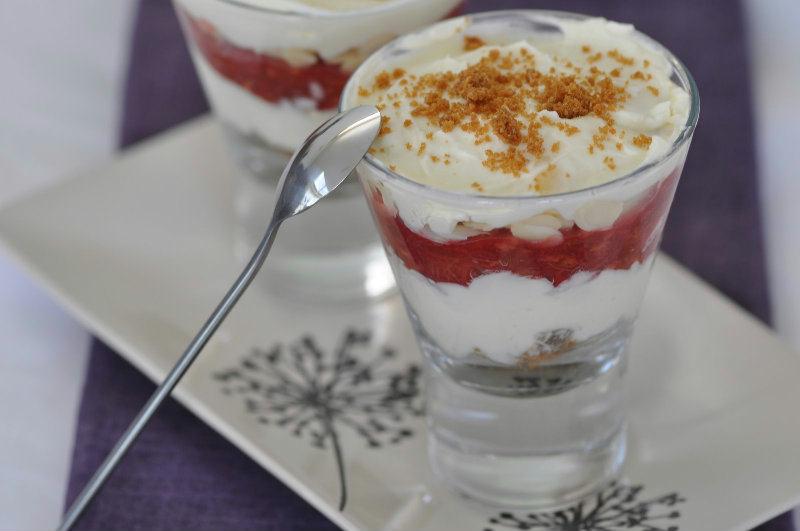 Verrines de rhubarbe au mascarpone et spéculoos