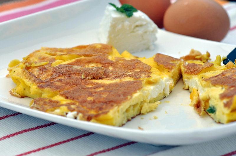 Omelette au chèvre et à la menthe